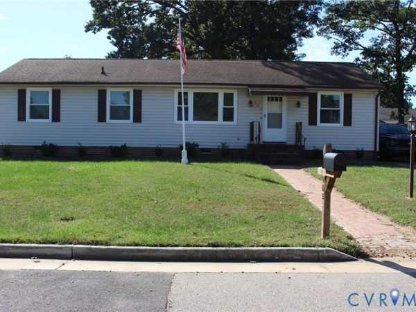905 Williamsburg Road , Colonial Heights, VA 23834
