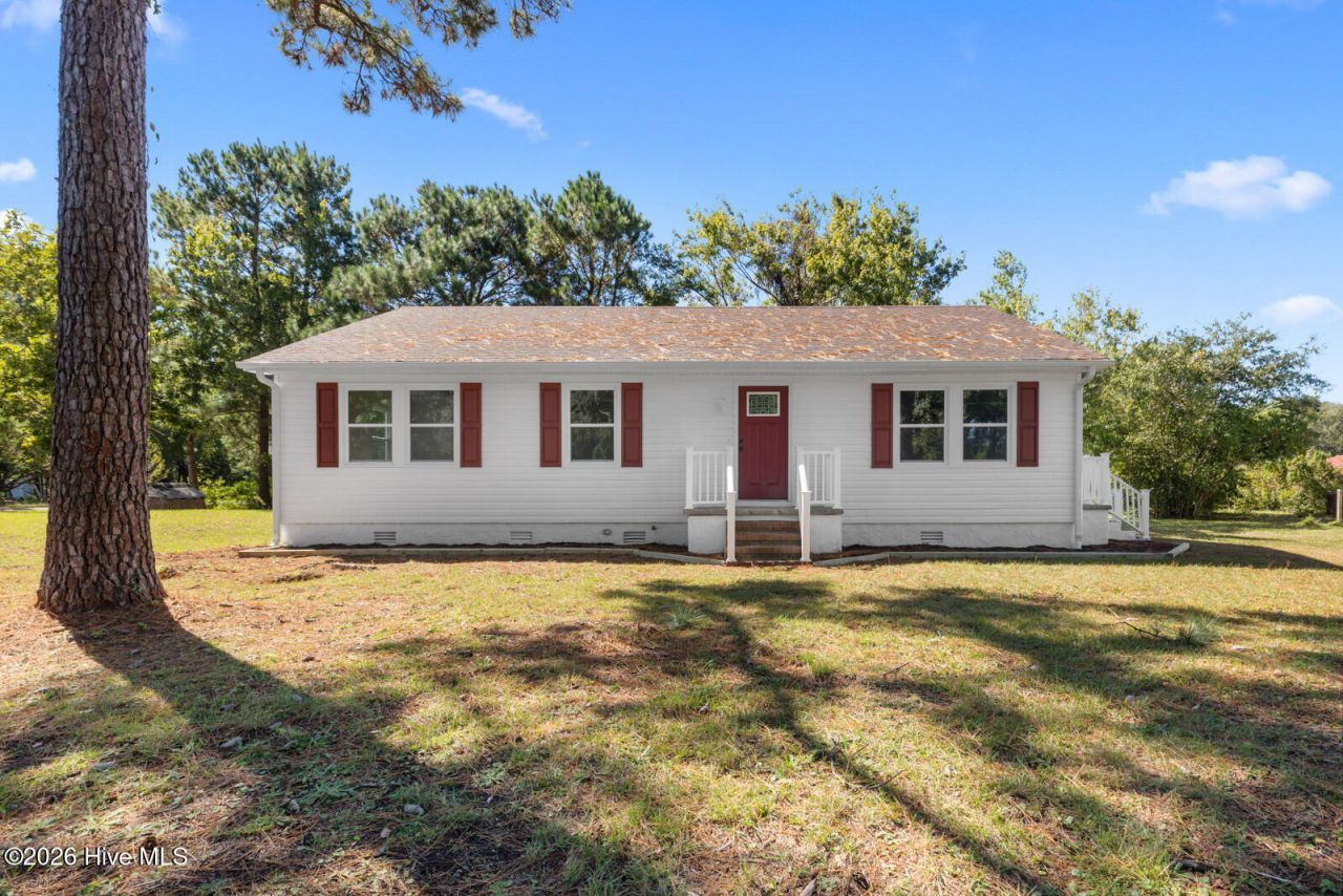 114 Ravenall Street, Sneads Ferry, NC 28460 Main Photo