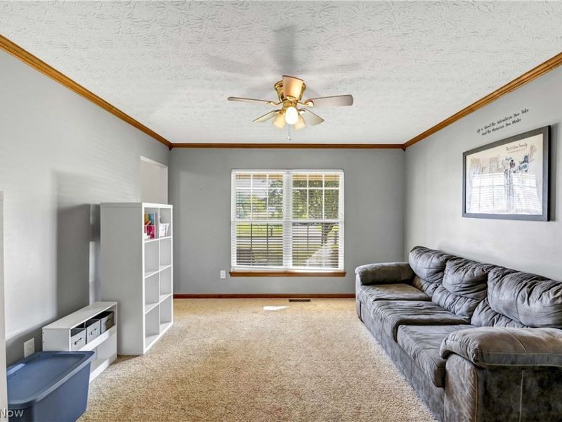 2144 Reserve Circle N, Lorain, OH 44053 Photo 2