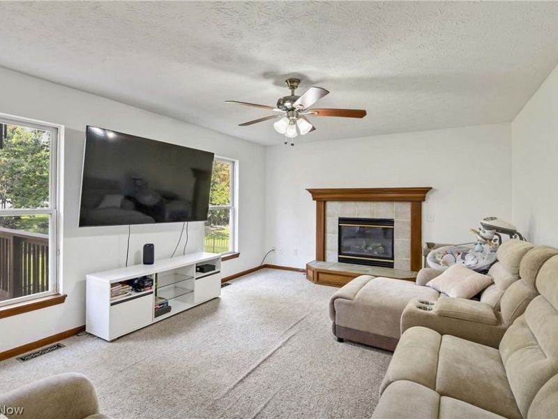 2144 Reserve Circle N, Lorain, OH 44053 Photo 4