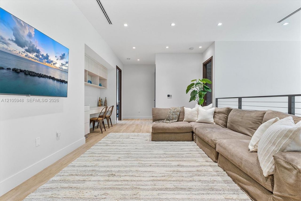 1202 NE 93rd St , Miami Shores, FL 33138 Photo