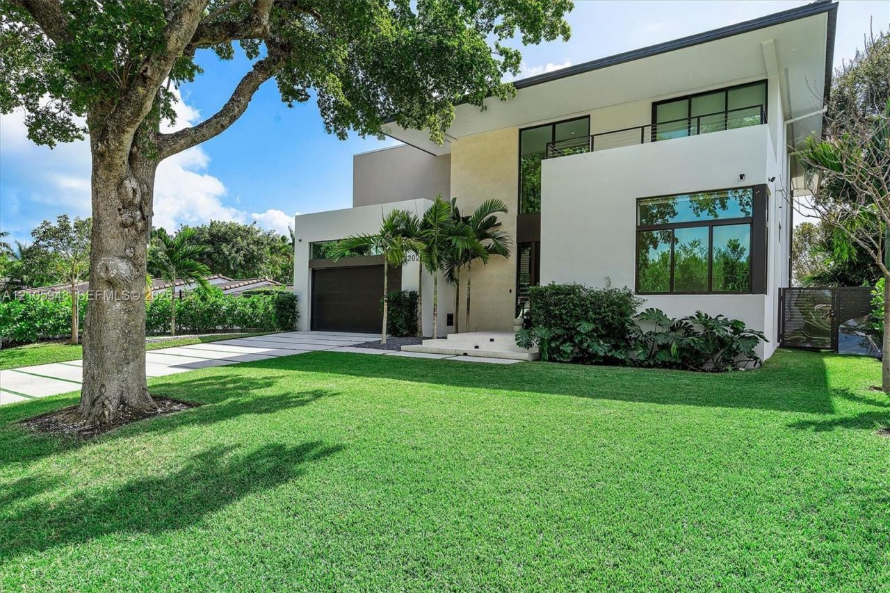 1202 NE 93rd St , Miami Shores, FL 33138 Photo