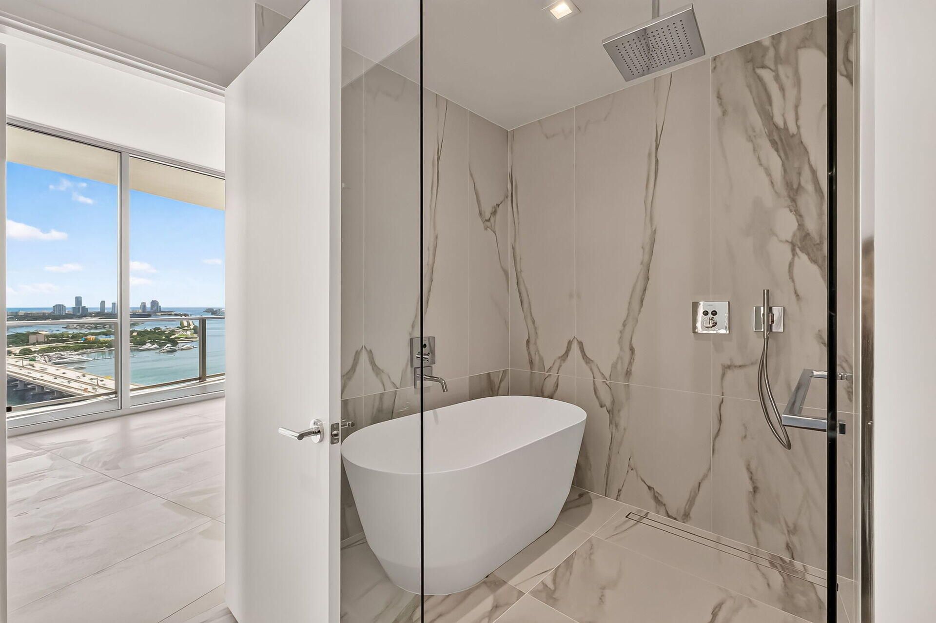 1400 Biscayne Blvd , Unit 2906, Miami, FL 33132 Photo