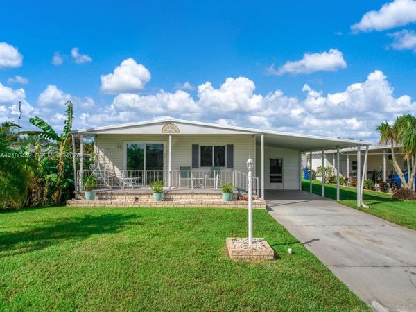 2024 E Robin Avenue , Sebring, FL 33870