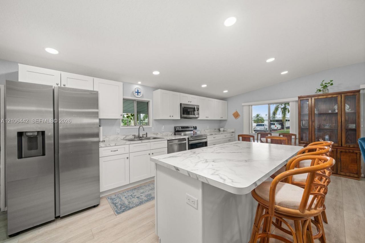 2024 E Robin Avenue , Sebring, FL 33870 Photo