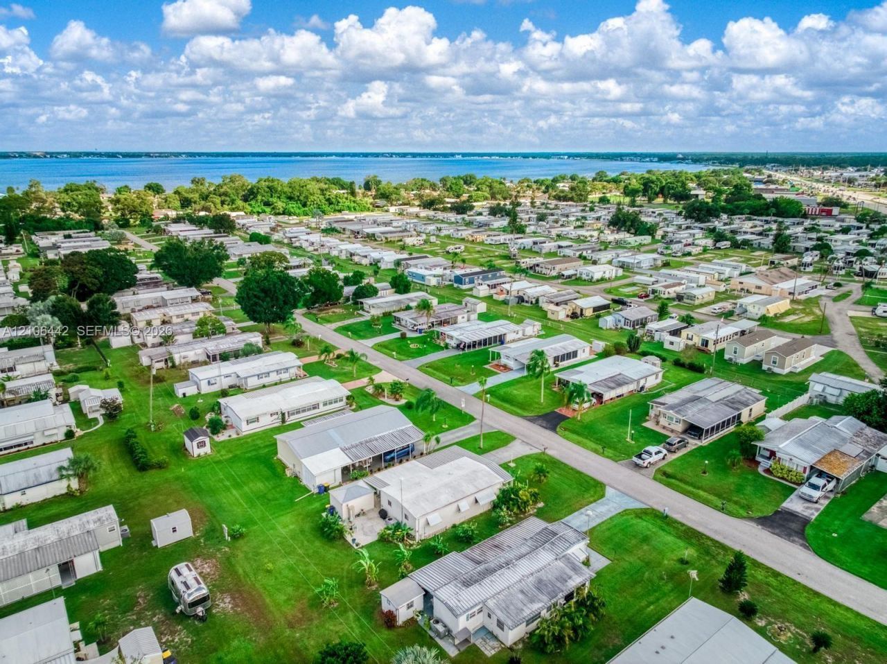 2024 E Robin Avenue , Sebring, FL 33870 Photo