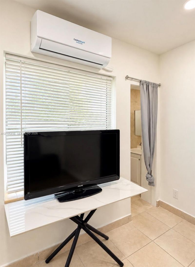 1721 SW 14th St , Unit D, Miami, FL 33145 Photo