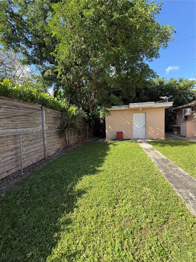 1721 SW 14th St , Unit C, Miami, FL 33145 Photo