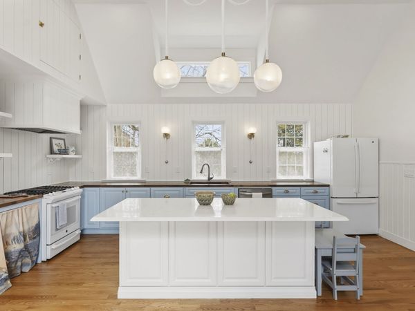 29 Field St, Marshfield, MA 02050