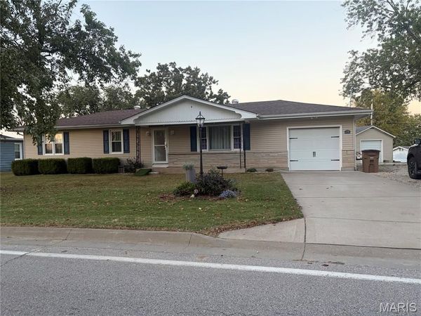 1748 Pottery Road , Washington, MO 63090