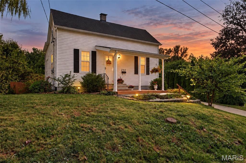 204 W Washington Street, Collinsville, IL 62234 Main Photo