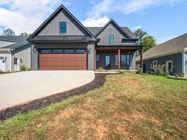 134 Waughs Landing Drive, Lynchburg, VA 24503
