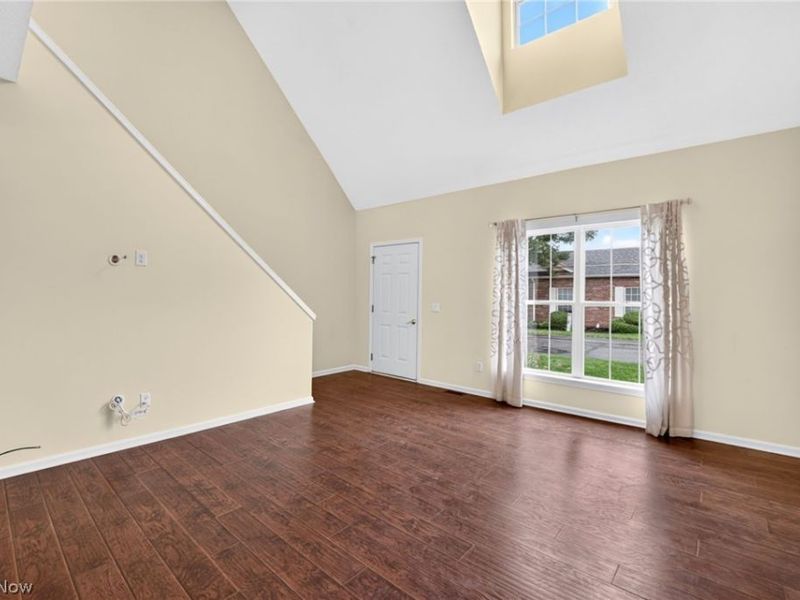 2084 Jennifer Street, Akron, OH 44313 Photo 2