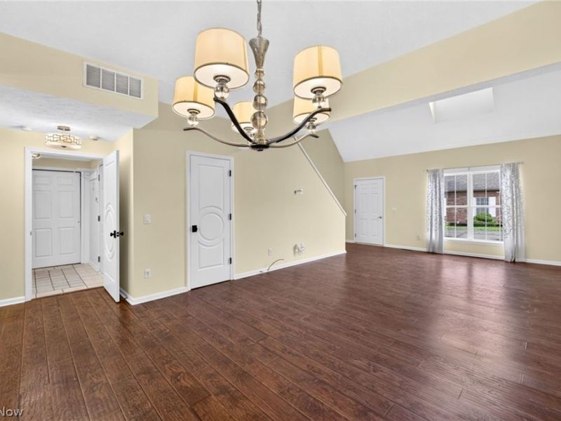 2084 Jennifer Street, Akron, OH 44313 Photo 6