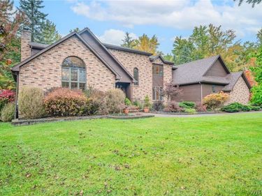 6 Willowbrook Drive , Orchard Park, NY 14127
