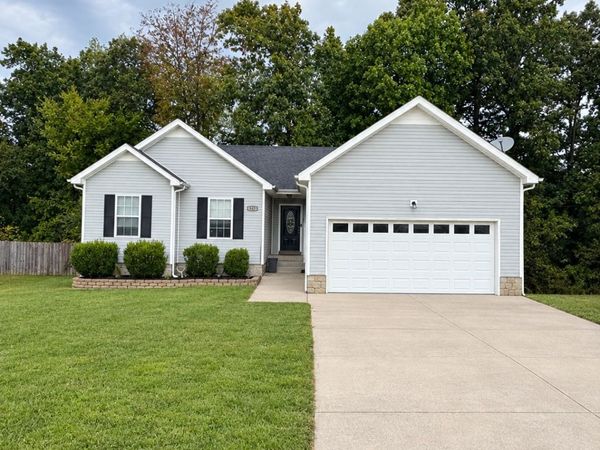 382 Andrew Dr, Clarksville, TN 37042