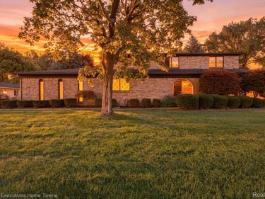 38670 Santa Barbara Street, Clinton Township, Mi 48036