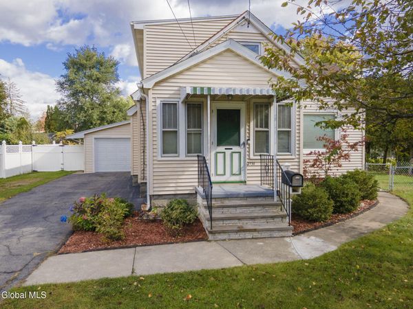 2131 Curry Road, Schenectady, NY 12303