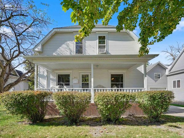 322 5th Ave SE , Oelwein, IA 50662
