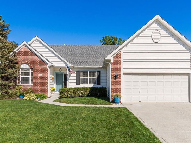 130 Trail E, Etna, OH 43062 Photo 1