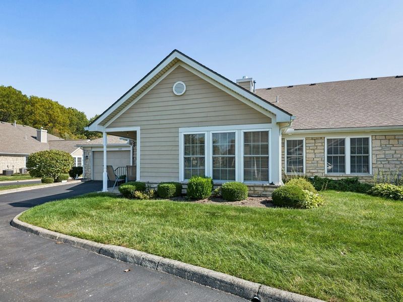 1327 Allington Lane, Columbus, OH 43240 Photo 2