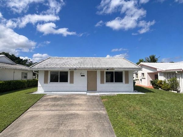 7501 NW 70th Ave , Tamarac, FL 33321