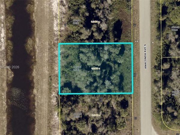 908 Anaconda Ave , Lehigh Acres, FL 33974