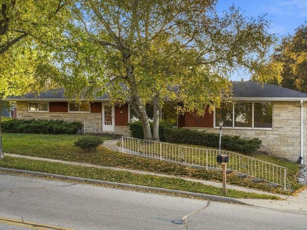 918 S 7th AVENUE, West Bend, WI 53095
