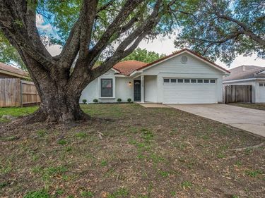 1305 Nelson Place, Fort Worth, TX 76028