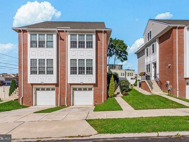 502 KINGSLEY COURT, PHILADELPHIA, PA 19128