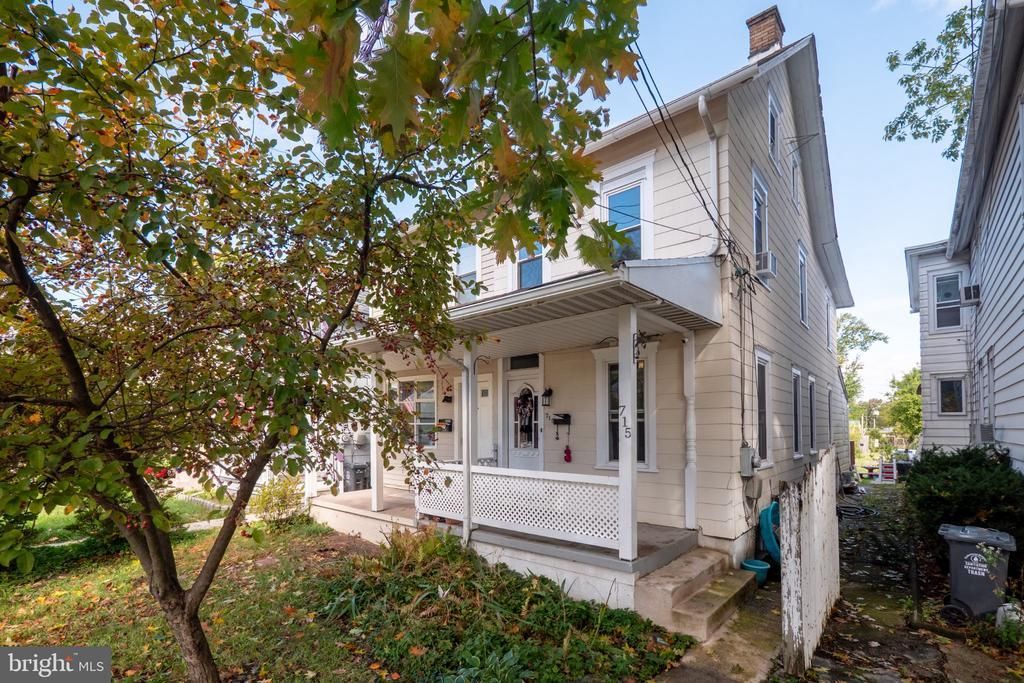 715 WEST BROAD STREET, QUAKERTOWN, PA 18951