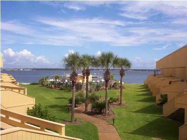 8520 Gulf Boulevard, Unit # 30, Navarre, FL 32566