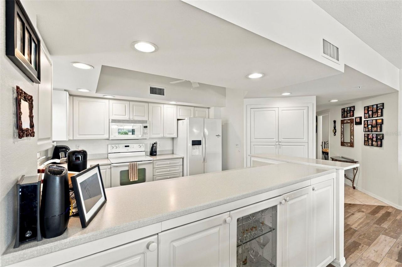 1200 Country Club Drive, Unit 2306, Largo, FL 33771 Photo
