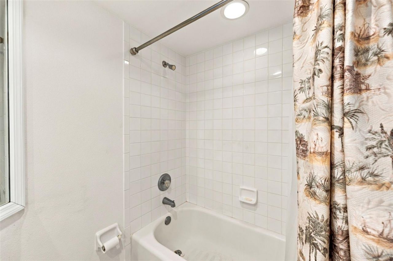 1200 Country Club Drive, Unit 2306, Largo, FL 33771 Photo