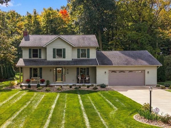 1127 Fox Run Dr., Ashland, OH 44805