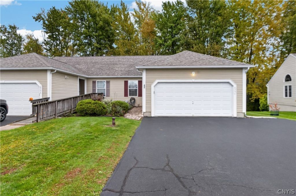 8394 Boyko Farm , Cicero, NY 13039 Main Photo