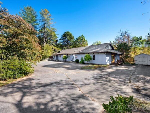 130 Center Avenue, Black Mountain, NC 28711