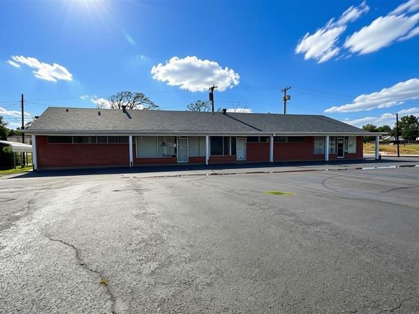 1221 Colorado Avenue, Elk City, OK 73644