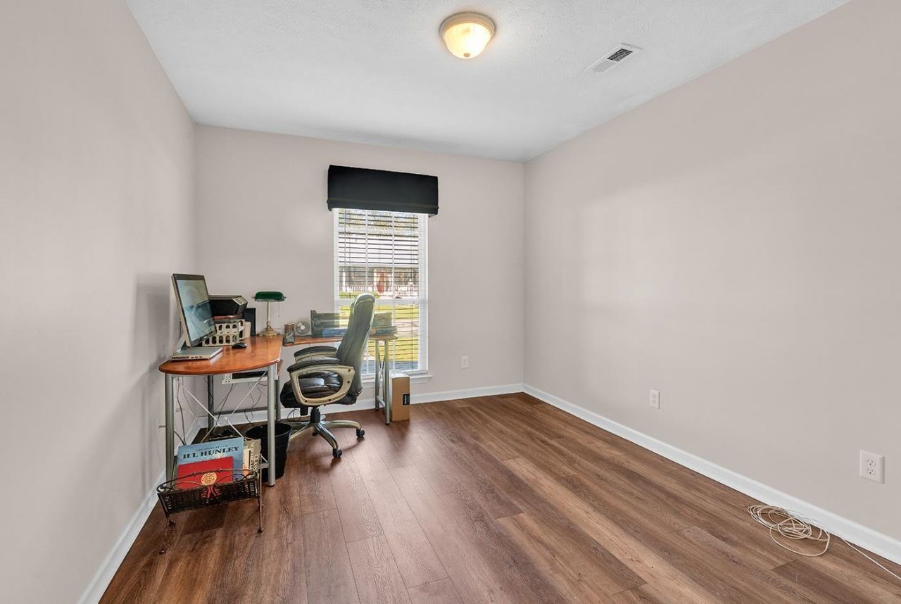 6905 Woodhaven Dr.  Photo 5