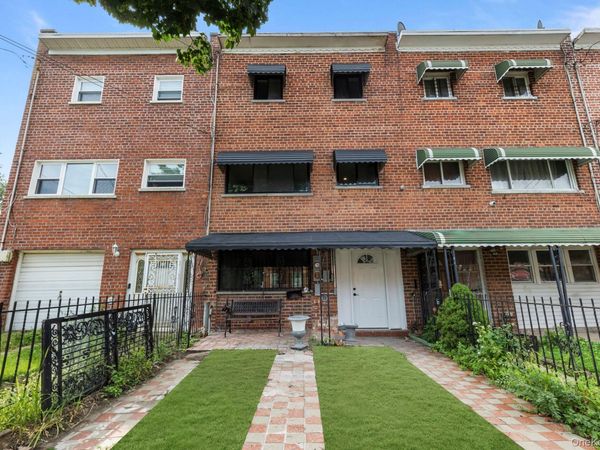 443 Effingham Avenue , Bronx, NY 10473