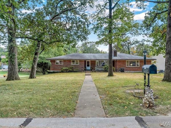 12426 Cinema Lane, St Louis, MO 63127