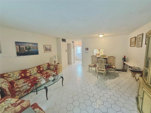 500 NE 14th Ave, Unit 208, Hallandale Beach, FL 33009