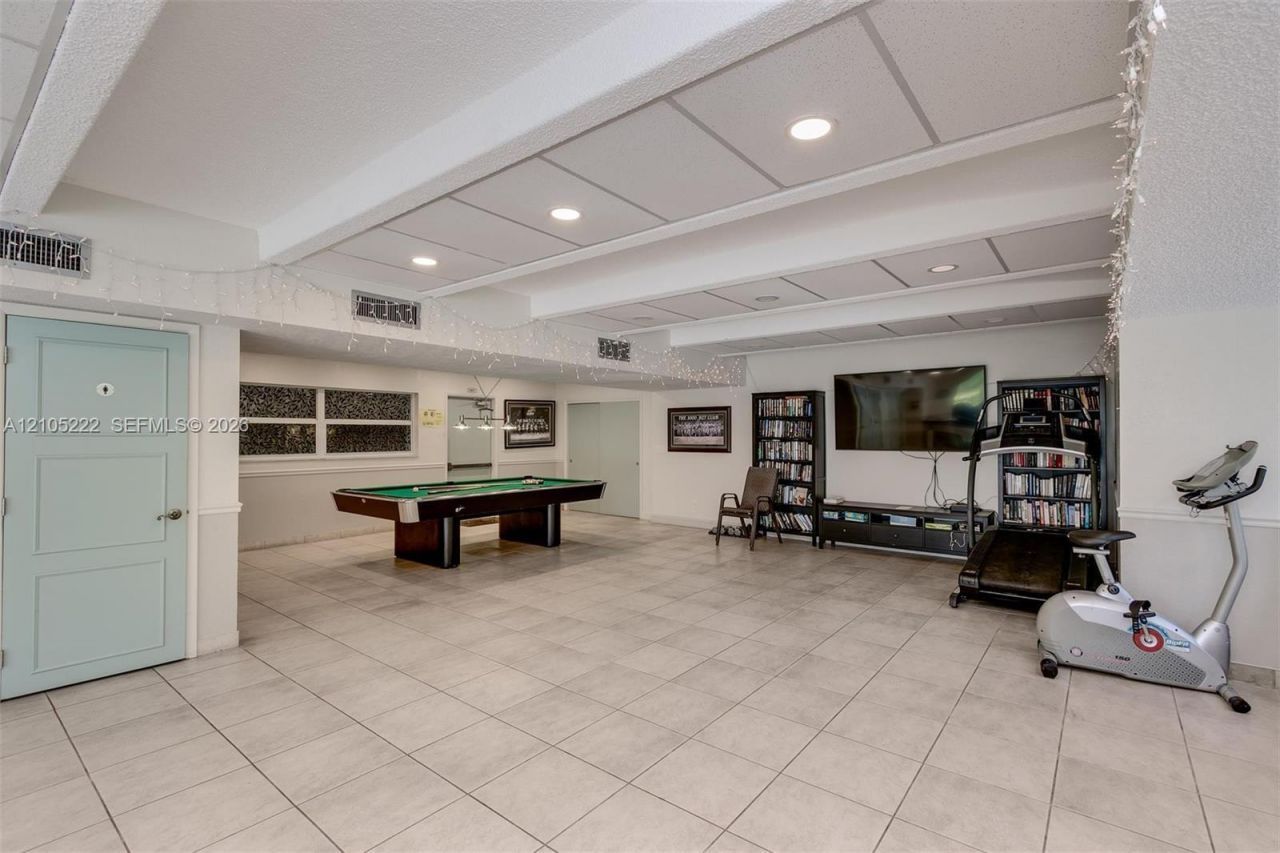 500 NE 14th Ave, Unit 208, Hallandale Beach, FL 33009 Photo