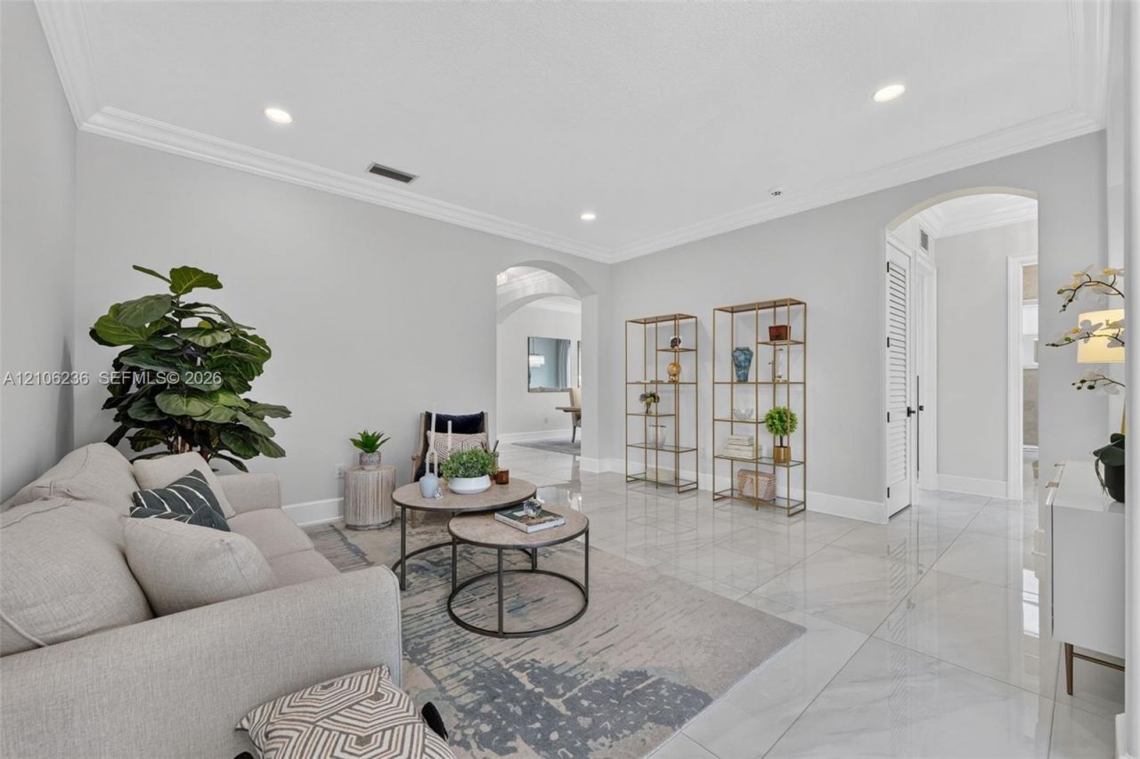 14940 NW 89th Ave, Miami Lakes, FL 33018 Photo