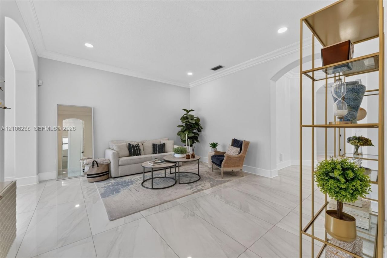 14940 NW 89th Ave, Miami Lakes, FL 33018 Photo
