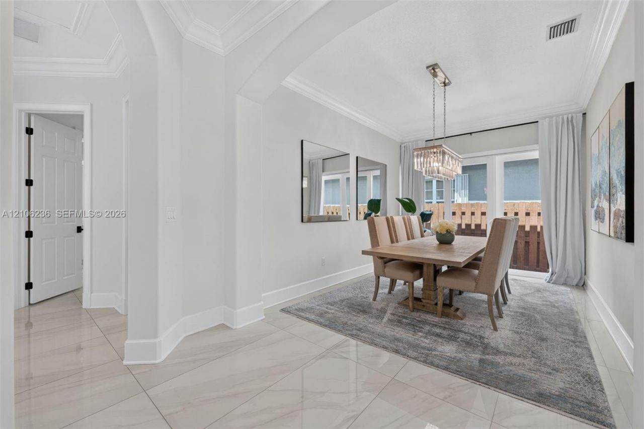 14940 NW 89th Ave, Miami Lakes, FL 33018 Photo