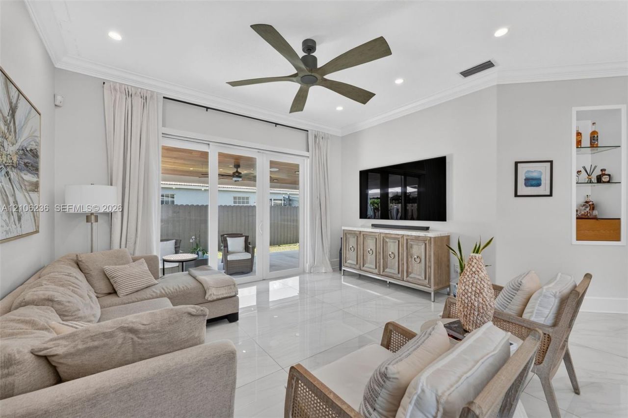 14940 NW 89th Ave, Miami Lakes, FL 33018 Photo