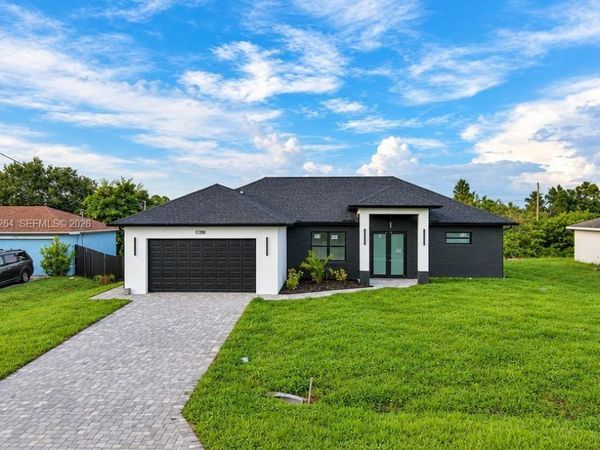 1139 Ebert St E , Lehigh Acres, FL 33974