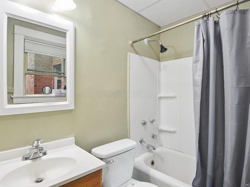 725 Bryson Street, Youngstown, OH 44502 Photo 10
