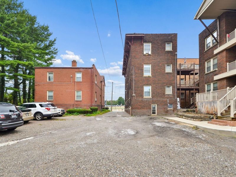725 Bryson Street, Youngstown, OH 44502 Photo 9